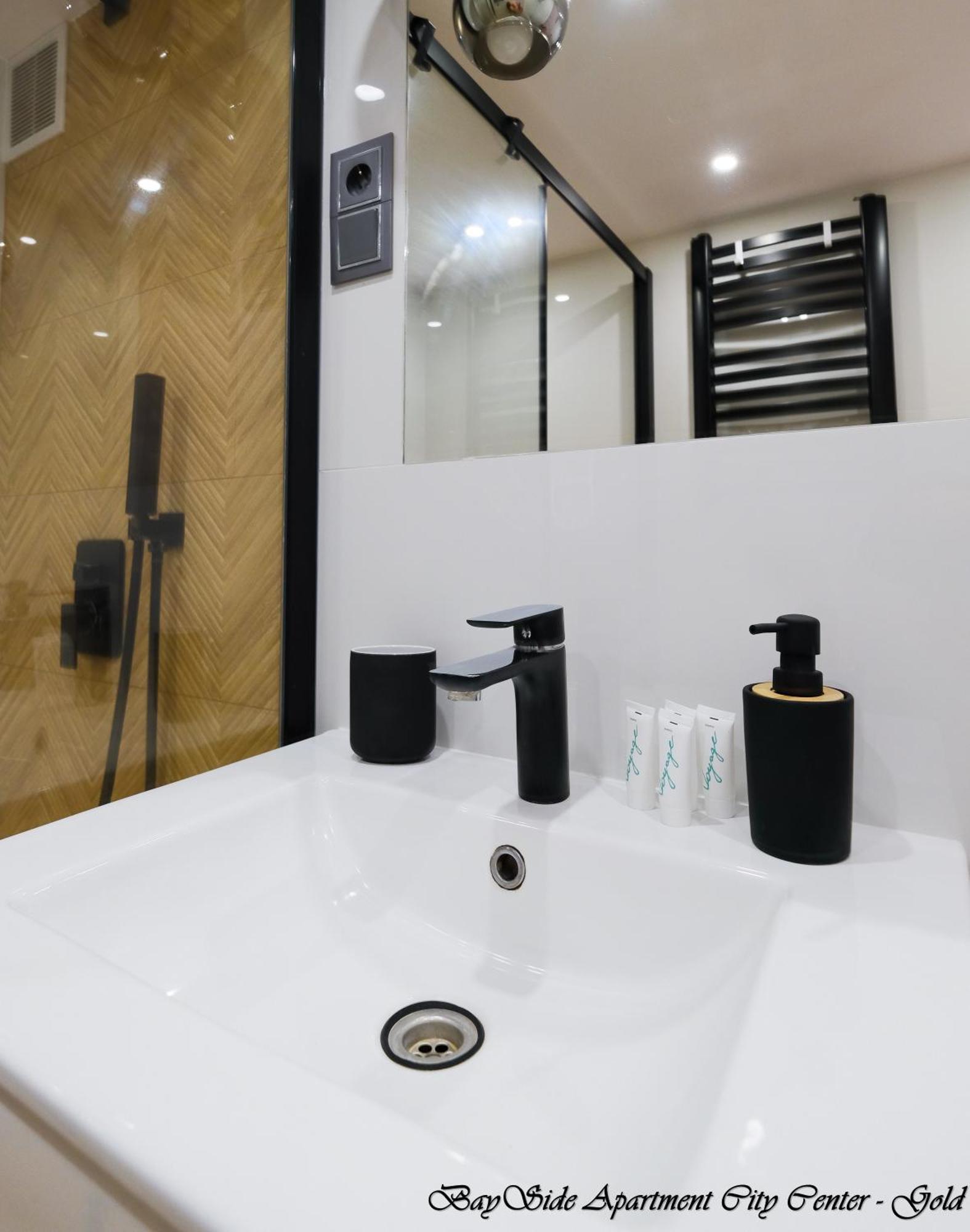 Bayside Apartments City Center Гданьск Экстерьер фото